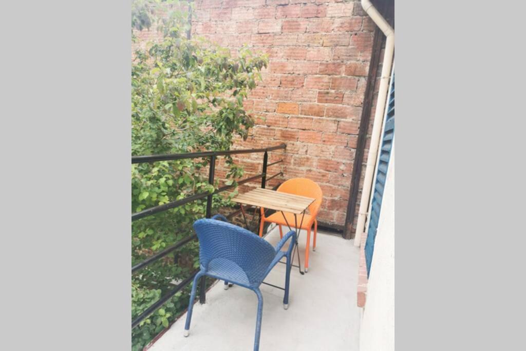 #4 Joli A 2 Pas Du Metro Et Paris 20 Appartement *